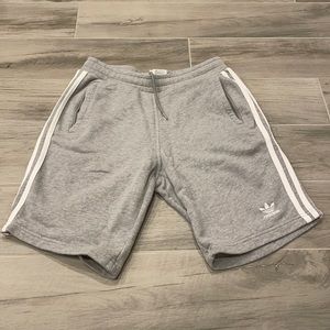 Men’s Adidas sweatshorts Size men’s Small